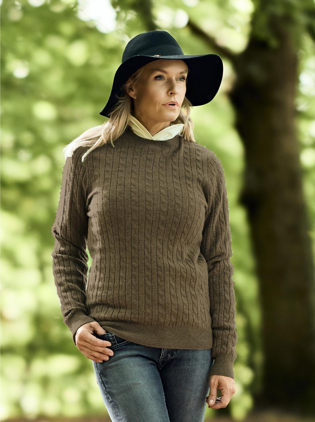 Women Crew Neck Cable Brown