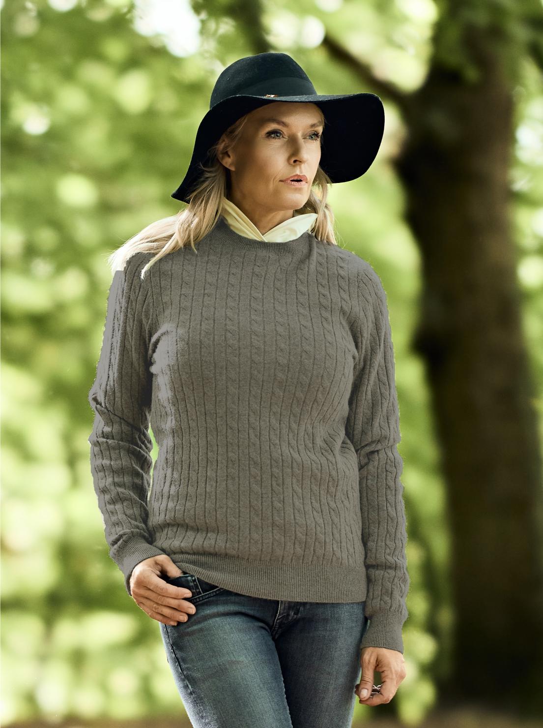 Women Crew Neck Cable Brown