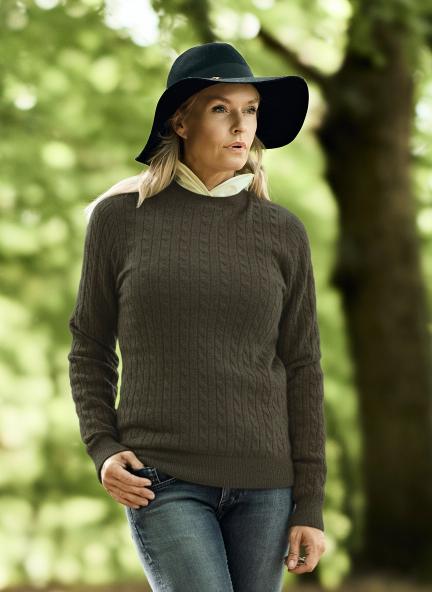 Women Crew Neck Cable Brown