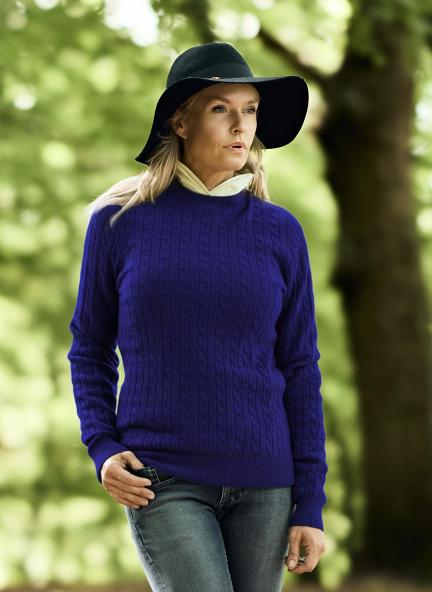 Women Crew Neck Cable Brown